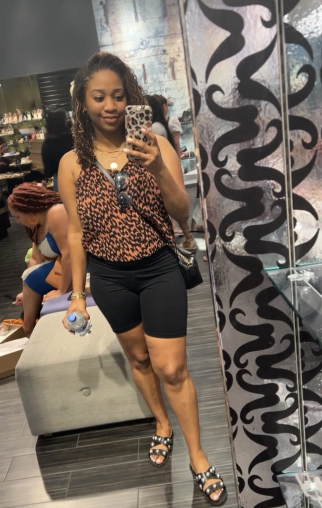 girls trip shopping