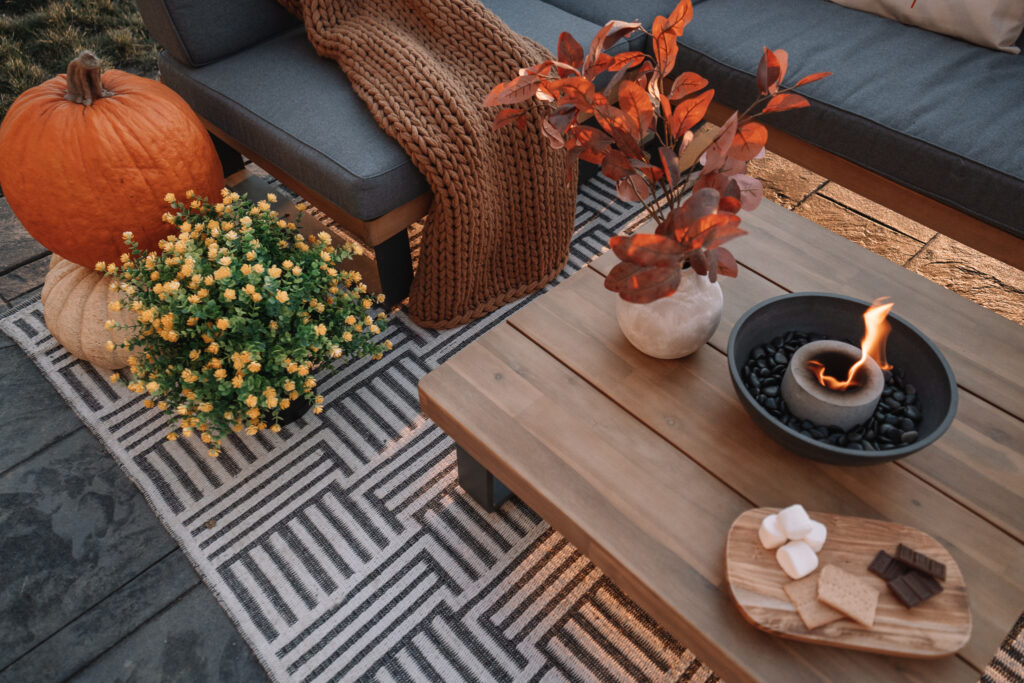 fall patio decor