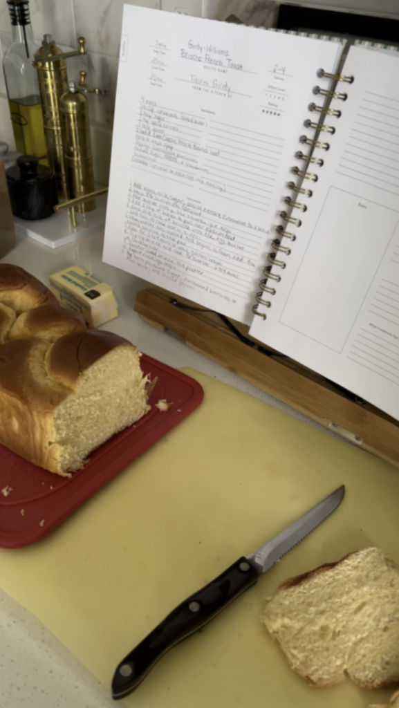 slicing brioche bread